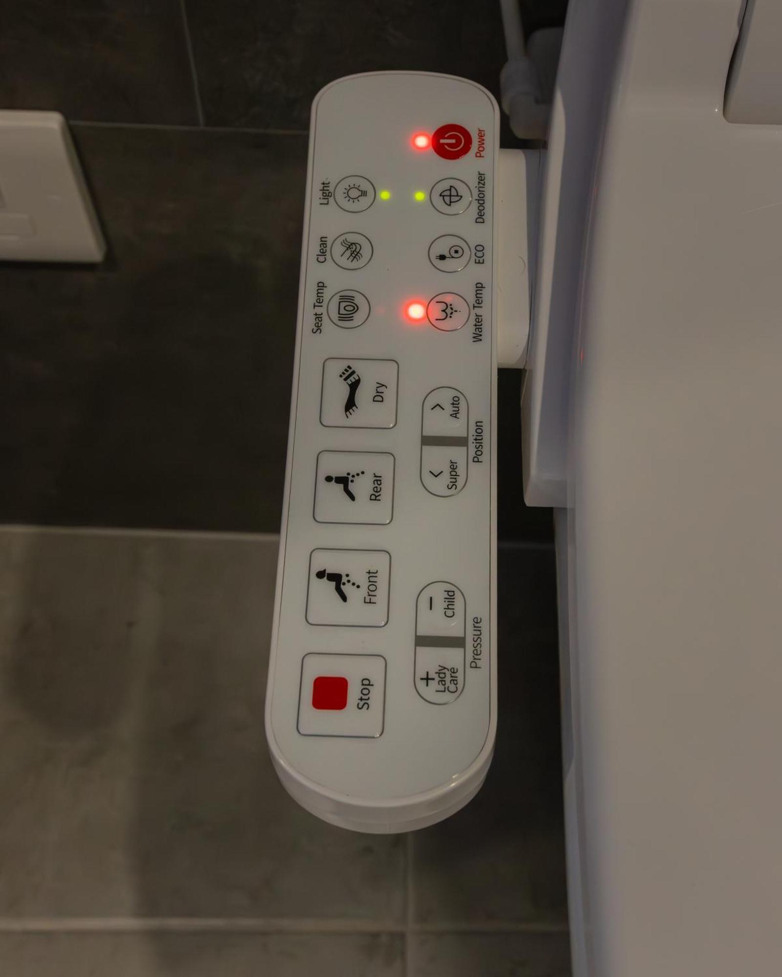 Jucuzzi Bath. Japanese Toilet. Belfast City Centre. Dış mekan fotoğraf